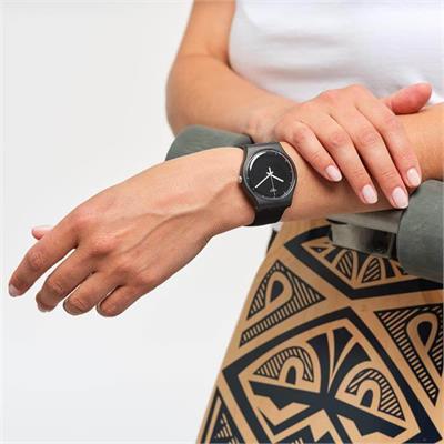 swatch-so32b106-think-time-black-erkek-kol-saati-7.jpeg