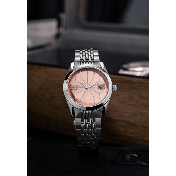 Nivada Grenchen Antarctic Spider Salmon 32042A04 Abt Saat