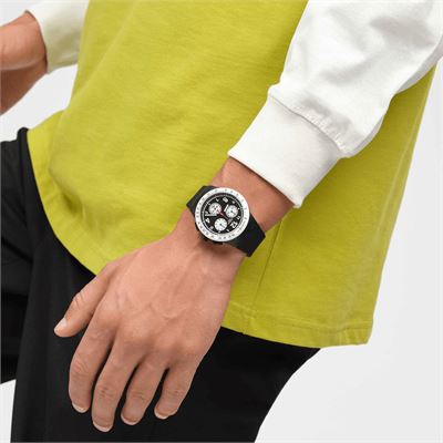 swatch-susb420-nothing-basic-about-black-erkek-kol-saati-2.png