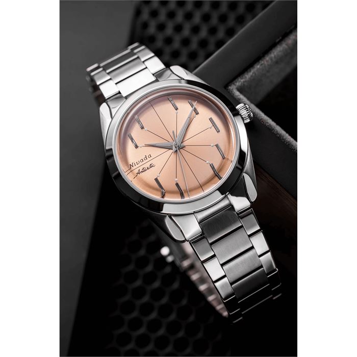 Nivada Grenchen Antarctic Spider Salmon NoDate Abt Saat