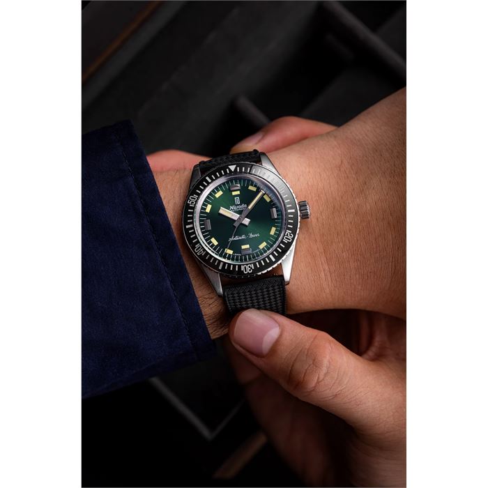 Nivada Grenchen Antarctic Diver Green No Date 32059A01 Limitli