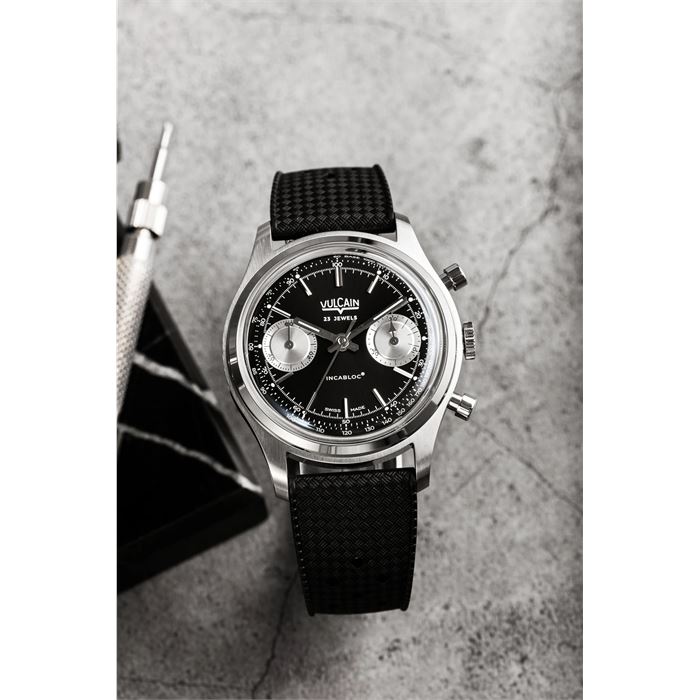 Vulcain Chronograph 70's Black & Silver 640109A00.BAR200 Mekanik